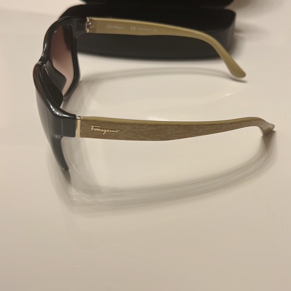 Salvator Ferragamo Sunglasses - Picture 5 of 5